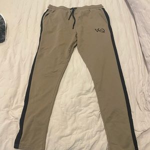 L VQ fit joggers